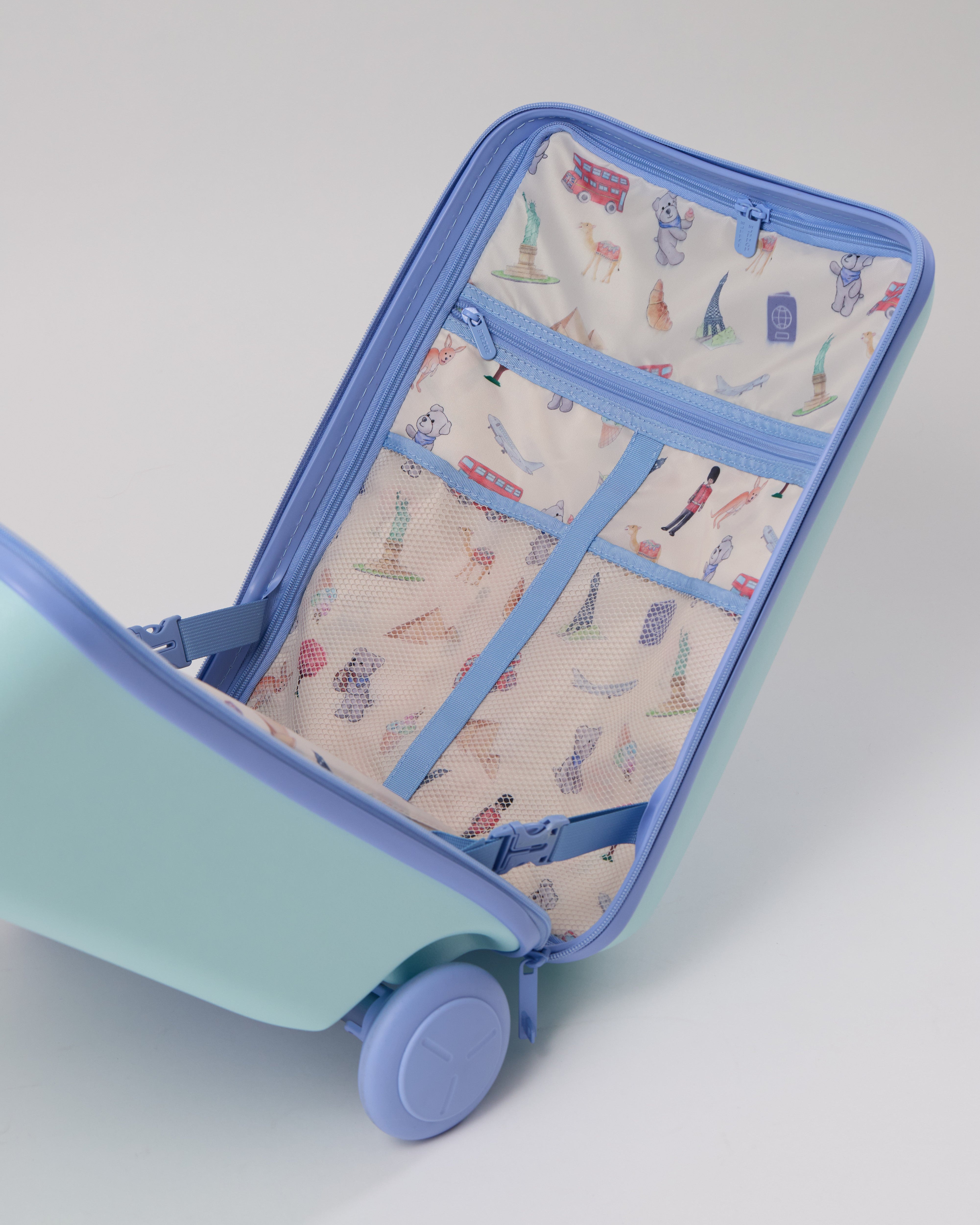 Ride-On-Luggage---Alpine-Air